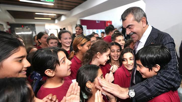 Milli Eğitim Bakanı Tekin’den Bursa ve Balıkesir’deki iki okula sürpriz ziyaret