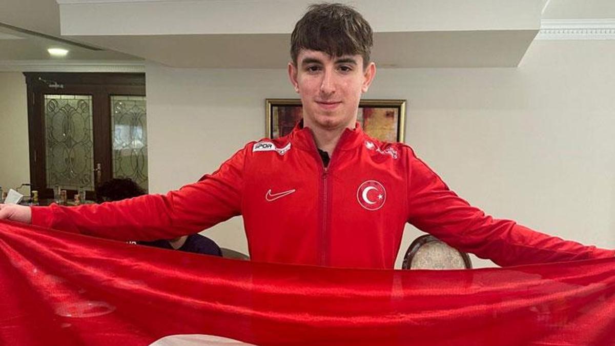 Milli Masa Tenisinin Parlayan Yıldızı Enes Burç, Dünya Üçüncüsü Olmayı Başardı!