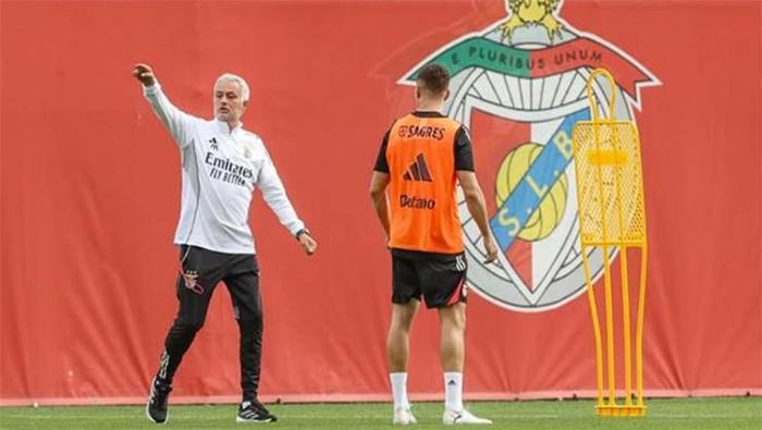 Mourinho'nun Yeni Serüveni: Fenerbahçe'den Benfica'ya Geçiş ve Tesislerdeki Hayatı!
