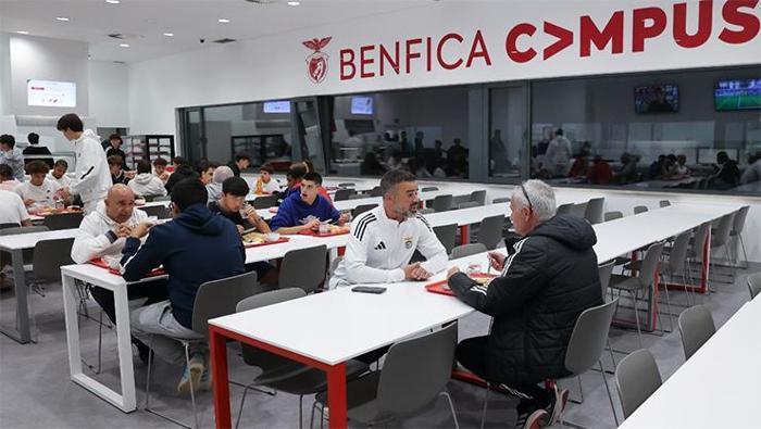 Mourinho'nun Yeni Serüveni: Fenerbahçe'den Benfica'ya Geçiş ve Tesislerdeki Hayatı!