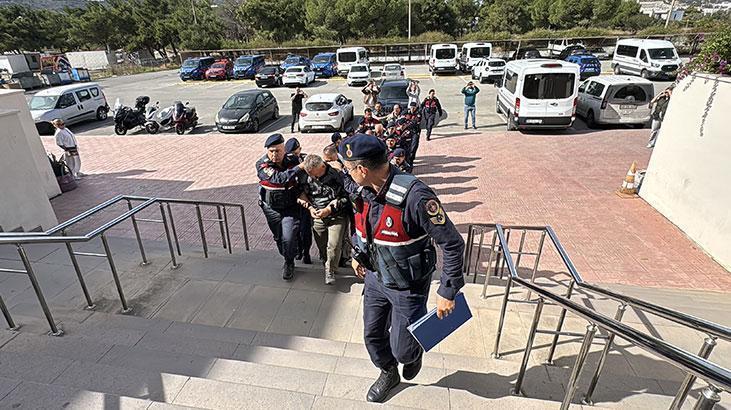 Muğla’da lastik botla yurt dışına kaçmaya çalışan 9 kişi yakalandı
