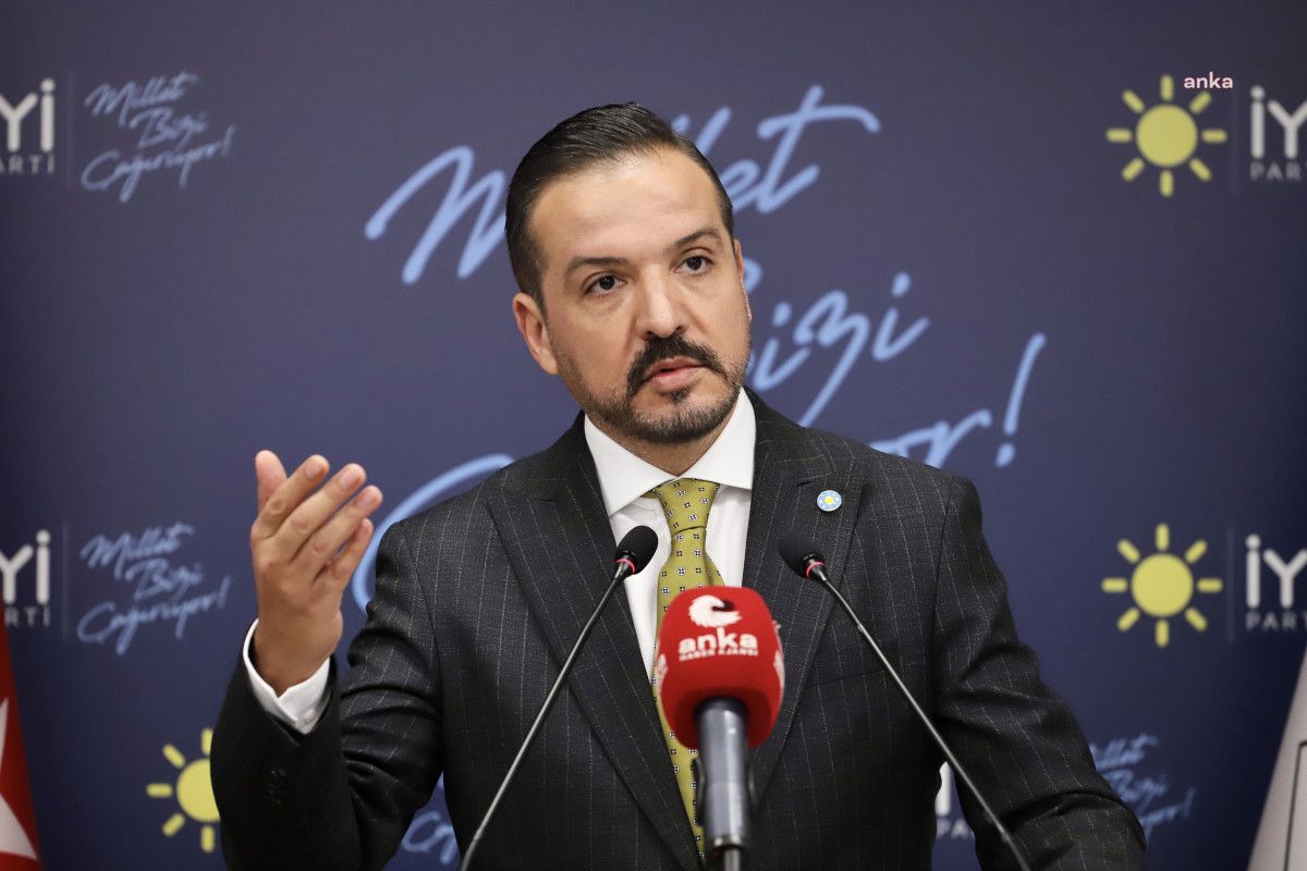 Müsavat Dervişoğlu'ndan Partiden Ayrılan Vekillere Sert Tepki