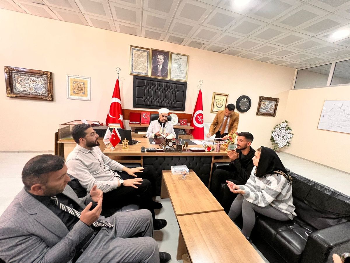 Müslümanlığın Aydınlattığı: Rusya'dan Hakkari'ye Uzanan Aşk Hikayesi 1 Müslümanlığın Aydınlattığı: Rusya'dan Hakkari'ye Uzanan Aşk Hikayesi