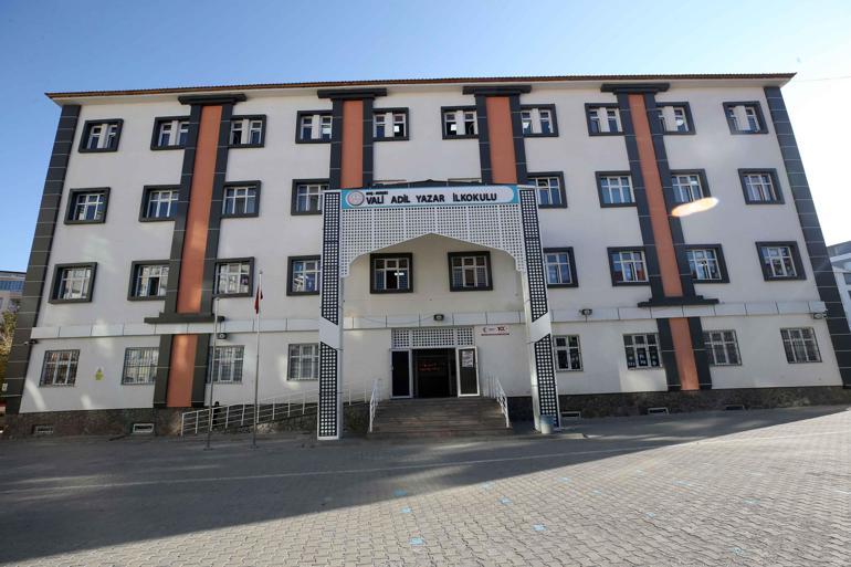 Muş'ta 'eşi benzeri' olmayan ilkokul! Öğretmenler öğrencileri ayırt edemiyor 1 Muş'ta 'eşi benzeri' olmayan ilkokul! Öğretmenler öğrencileri ayırt edemiyor