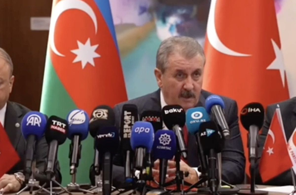 Mustafa Destici: Ermenistan, Vatandaşlarını Mutlu Etmek İçin Türkiye ile Anlaşmalı! 2 Mustafa Destici: Ermenistan, Vatandaşlarını Mutlu Etmek İçin Türkiye ile Anlaşmalı!