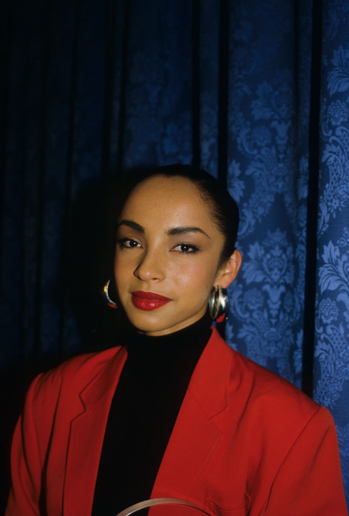 Müziğin Ötesinde: Sade’nin Moda Dünyasına İlhamı 1 Müziğin Ötesinde: Sade’nin Moda Dünyasına İlhamı