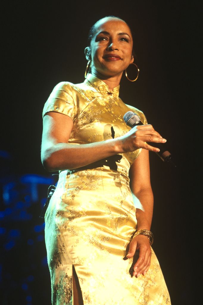 Müziğin Ötesinde: Sade’nin Moda Dünyasına İlhamı 2 Müziğin Ötesinde: Sade’nin Moda Dünyasına İlhamı