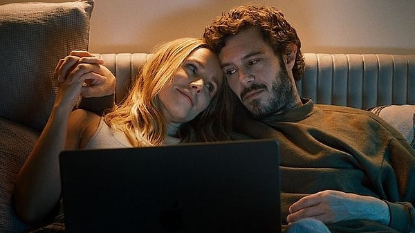 Netflix'in Zirvesine Oynayan Romantik Dizi: İkinci Sezonuyla Hafta Sonu İzlenme Rekoru Kırdı! 2 Netflix'in Zirvesine Oynayan Romantik Dizi: İkinci Sezonuyla Hafta Sonu İzlenme Rekoru Kırdı!