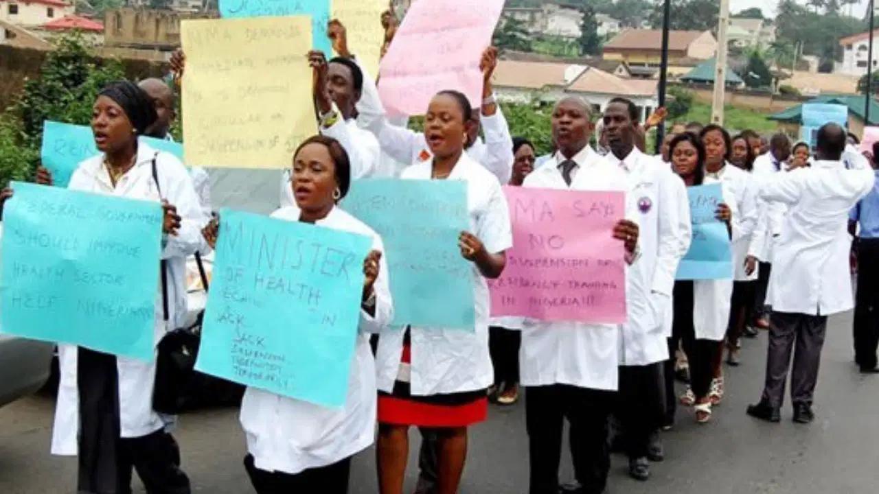 Nijeryalı hekimlerden süresiz grev kararı