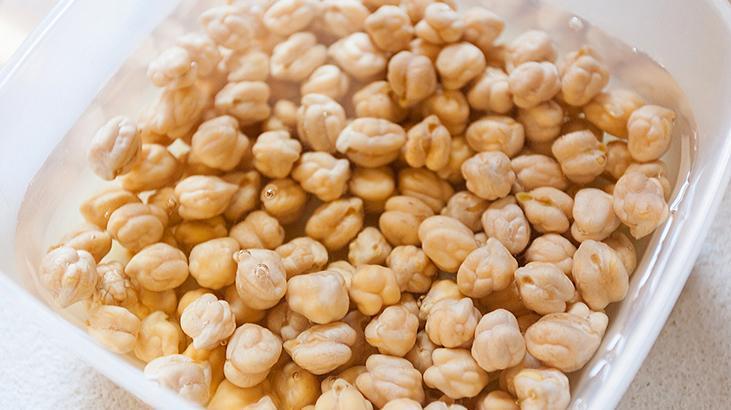 Nohudu ıslatma derdine son! Sadece 1 kaşıkla pişirme süresini yarıya indirin 1 Nohudu ıslatma derdine son! Sadece 1 kaşıkla pişirme süresini yarıya indirin