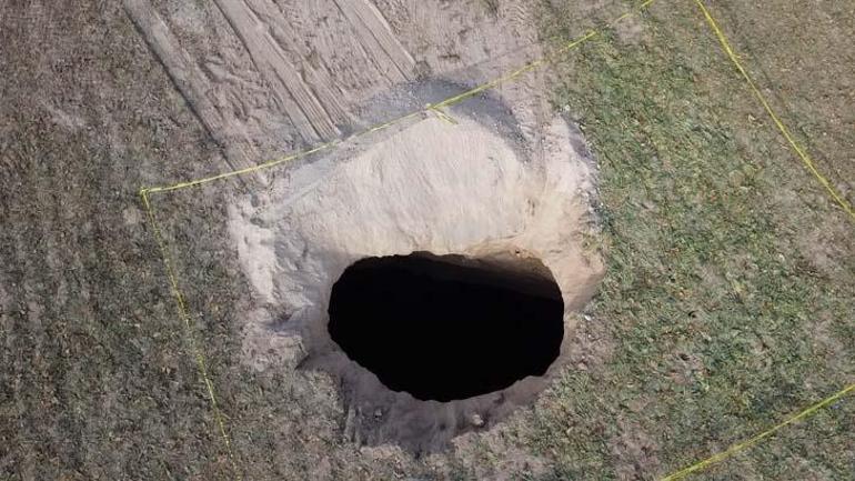 Obruk kabusu Konya'dan sonra bir kenti daha yutmaya başladı: Daha fazla yaşayacağız 2 Obruk kabusu Konya'dan sonra bir kenti daha yutmaya başladı: Daha fazla yaşayacağız