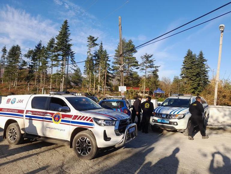 Oğluyla birlikte sırra kadem basan kadının kardeşinden korkutan açıklama! 'Şüphelendiğim kişiler var' 3 Oğluyla birlikte sırra kadem basan kadının kardeşinden korkutan açıklama! 'Şüphelendiğim kişiler var'