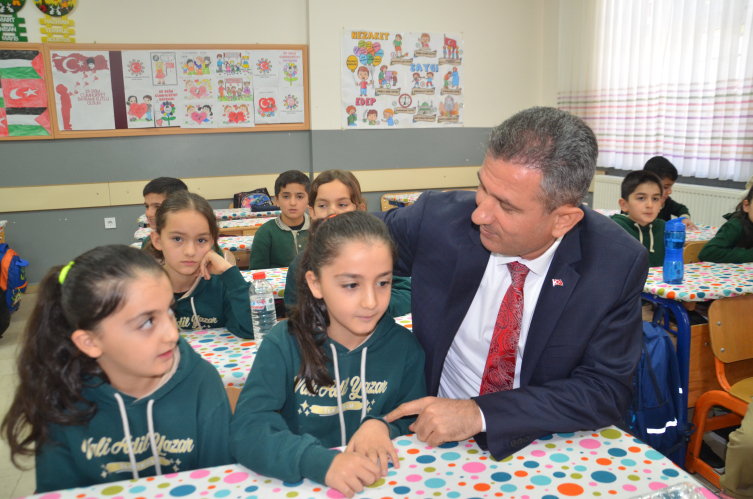 Öğretmenleri Bile Şaşırtan İkizler: Muştaki Okulda 21 İkiz Eğitim Alıyor