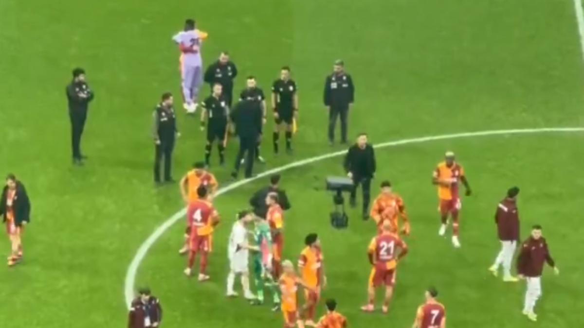 Okan Buruk, Maç Sonunda Hakemin Elini Sıkmadı: Neler Yaşandı?