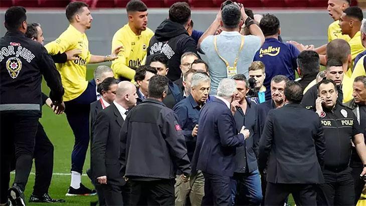 Olaylı Galatasaray-Fenerbahçe derbisi davasında mütalaa! Oosterwolde ve Mert Hakan Yandaş’ın aralarında bulunduğu 5 sanığa hapis istemi