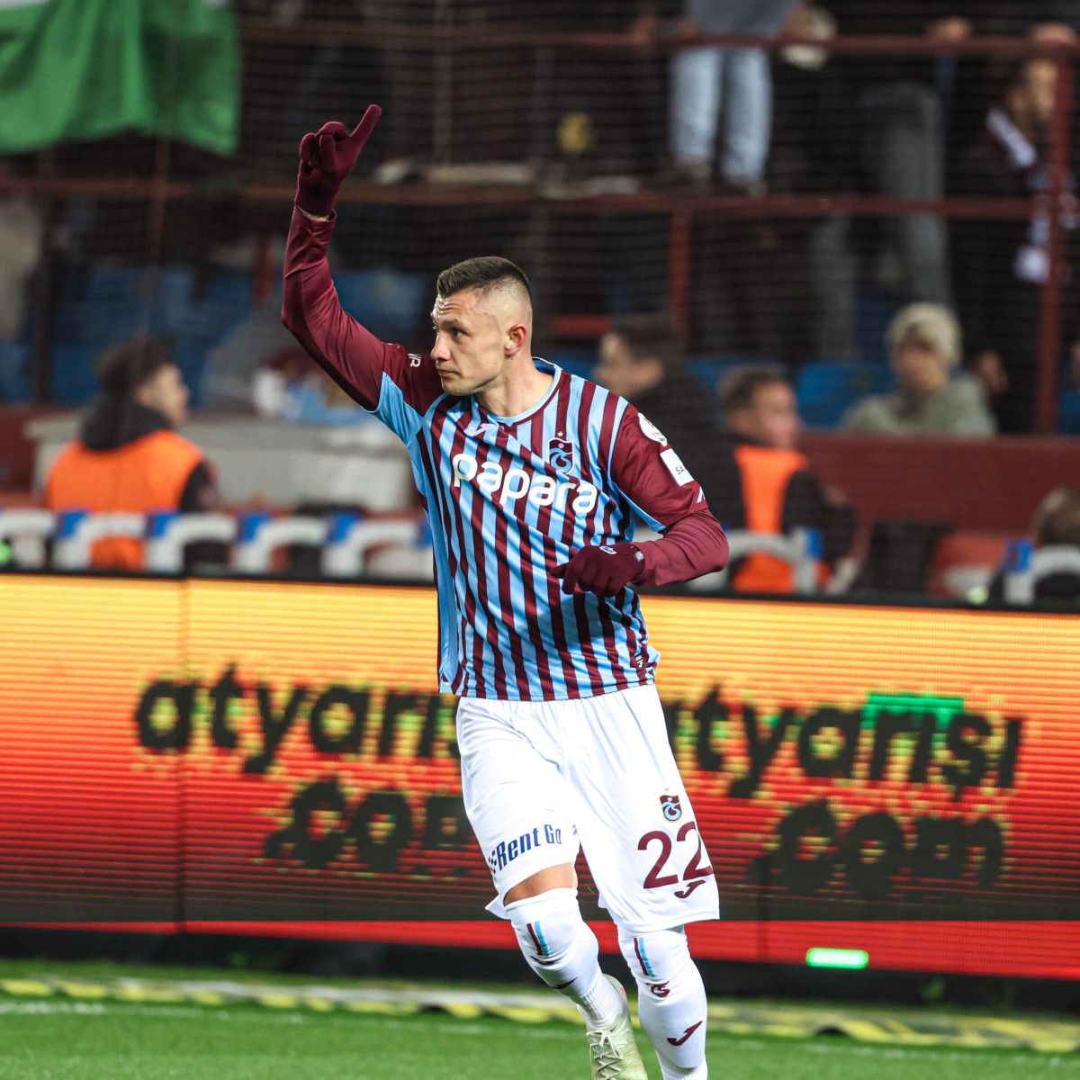 Oleksandr Zubkov'un Performansına Dikkat Çeken Çarpıcı Yanıt! 3 Oleksandr Zubkov'un Performansına Dikkat Çeken Çarpıcı Yanıt!