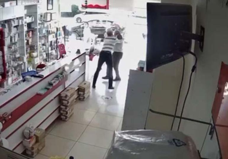 Ortaya çıkan görüntü her şeyi değiştirdi: Dayak yiyen eczacı işten çıkarıldı