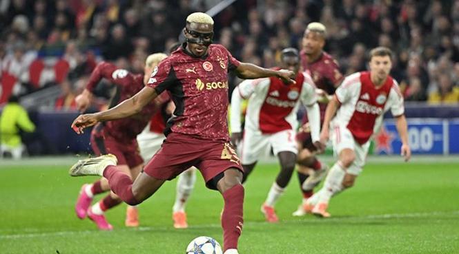 Osimhen'in Şovuyla Amsterdam'da Tarihi Zafer: Ajax'ı 3-0 Geçtik!