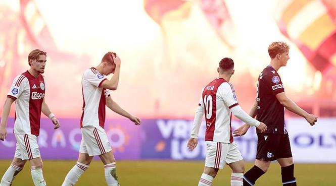 Osimhen'in Şovuyla Amsterdam'da Tarihi Zafer: Ajax'ı 3-0 Geçtik!