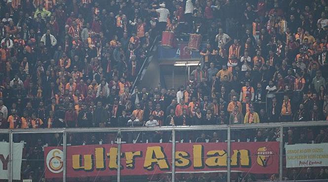 Osimhen'in Şovuyla Amsterdam'da Tarihi Zafer: Ajax'ı 3-0 Geçtik!