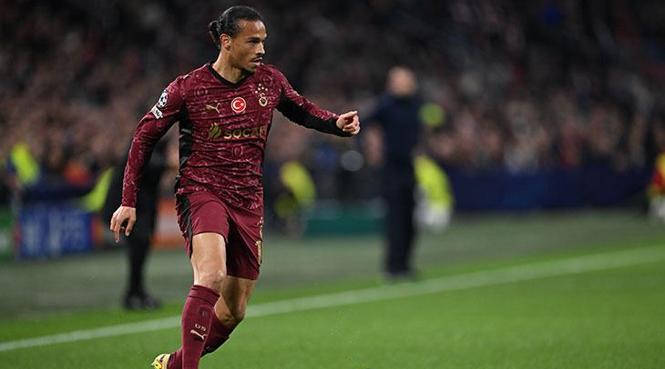 Osimhen'in Şovuyla Amsterdam'da Tarihi Zafer: Ajax'ı 3-0 Geçtik!