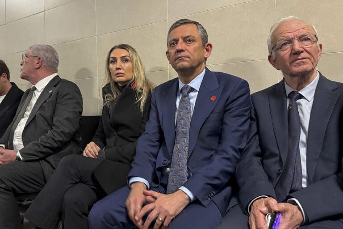 Özgür Özel: Dilek İmamoğlu'nun Diplomatik Pasaportu İptal Edildi! Dikkat Çeken Gelişmeler 1 Özgür Özel: Dilek İmamoğlu'nun Diplomatik Pasaportu İptal Edildi! Dikkat Çeken Gelişmeler