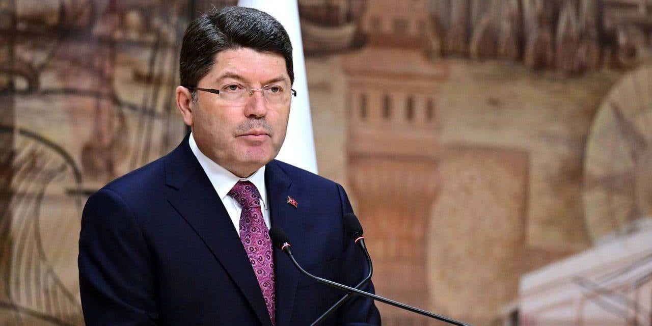 Özgür Özel’in Belgeli İfşasına Soruşturma Yok Mu? Bakan Tunç’tan Çarpıcı Açıklamalar!