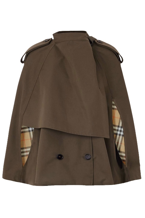 Pelerin Ceket Trendine Yakından Bakış: Sessiz Lüksün Yeni Yorumu