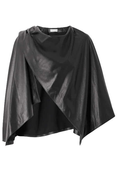 Pelerin Ceket Trendine Yakından Bakış: Sessiz Lüksün Yeni Yorumu