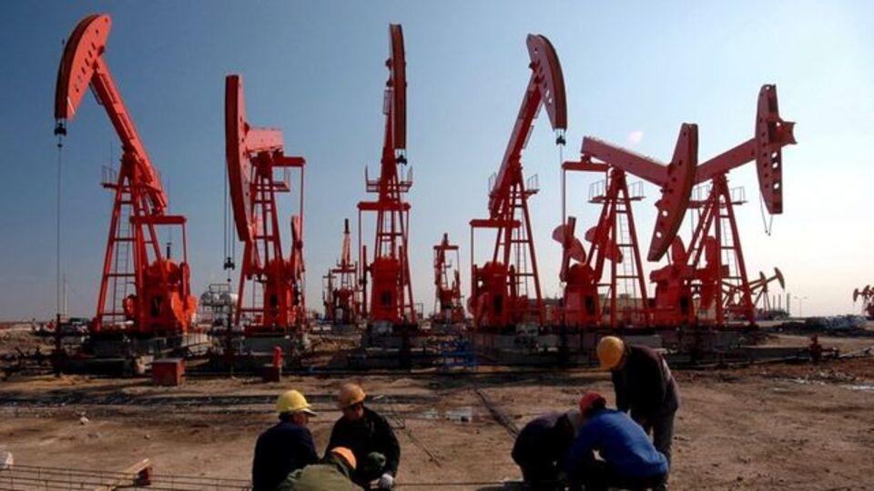 Petrolde OPEC raporu öncesi yatay seyir