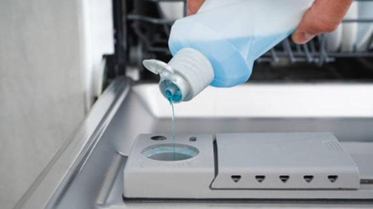 Pırıl pırıl bardakların sırrı: Çoğu kişinin bilmediği parlatıcı doz ayarı hatası 7 Pırıl pırıl bardakların sırrı: Çoğu kişinin bilmediği parlatıcı doz ayarı hatası