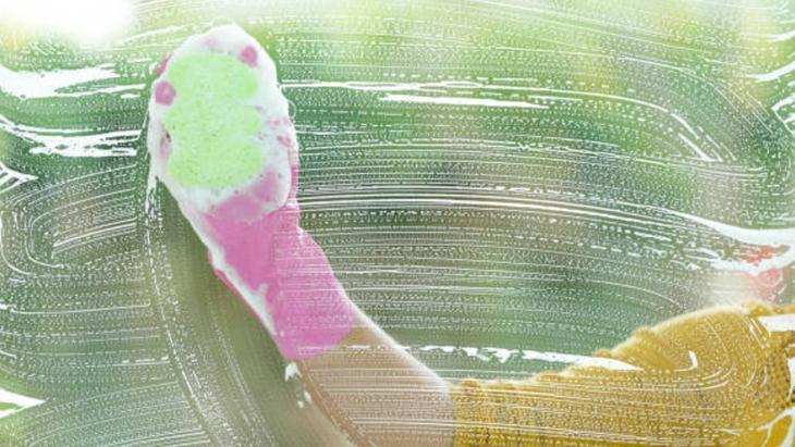 Rendeleyip 1 litre suya atın! Parmak izi bırakmıyor: Beyaz sabun her şeyi parlatıyor 2 Rendeleyip 1 litre suya atın! Parmak izi bırakmıyor: Beyaz sabun her şeyi parlatıyor