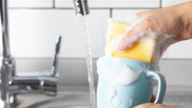 Rendeleyip 1 litre suya atın! Parmak izi bırakmıyor: Beyaz sabun her şeyi parlatıyor 3 Rendeleyip 1 litre suya atın! Parmak izi bırakmıyor: Beyaz sabun her şeyi parlatıyor