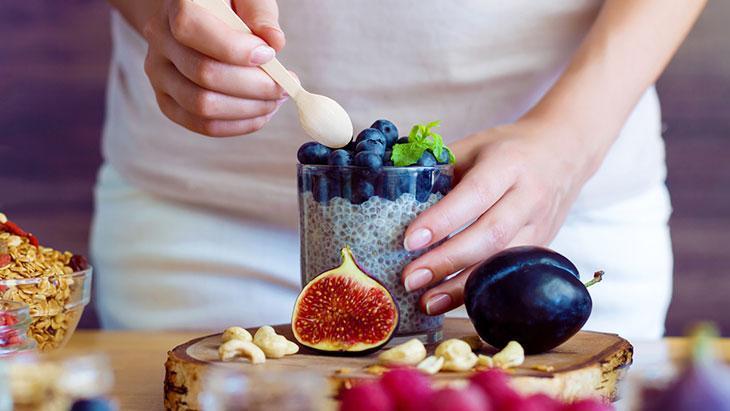 SAĞLIĞINIZIN PATRONU NASIL OLURSUNUZ? BEDENİNİZİN SÖYLEMEDİĞİNİ TEKNOLOJİ SÖYLÜYOR KRONİK HASTALIKLAR YÖNETİLEBİLİR! Kronik hastalıklar, dünya genelinde ölümlerin yarısından fazlasından sorumlu olarak küresel sağlık gündeminin en önemli sorunlarından biri. Kalp-damar hastalıkları, diyabet ve KOAH gi