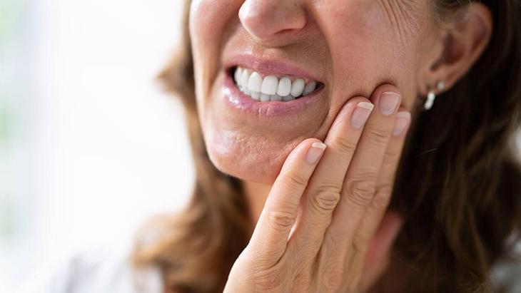 Sağlıklı görünüyor ama şeker bombası: Dişlerinizi sessizce çürüten yiyecekler