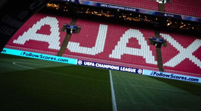 Sahada Büyüleyici Anlar: Ajax - Galatasaray Maçının Canlı Anlatımı!