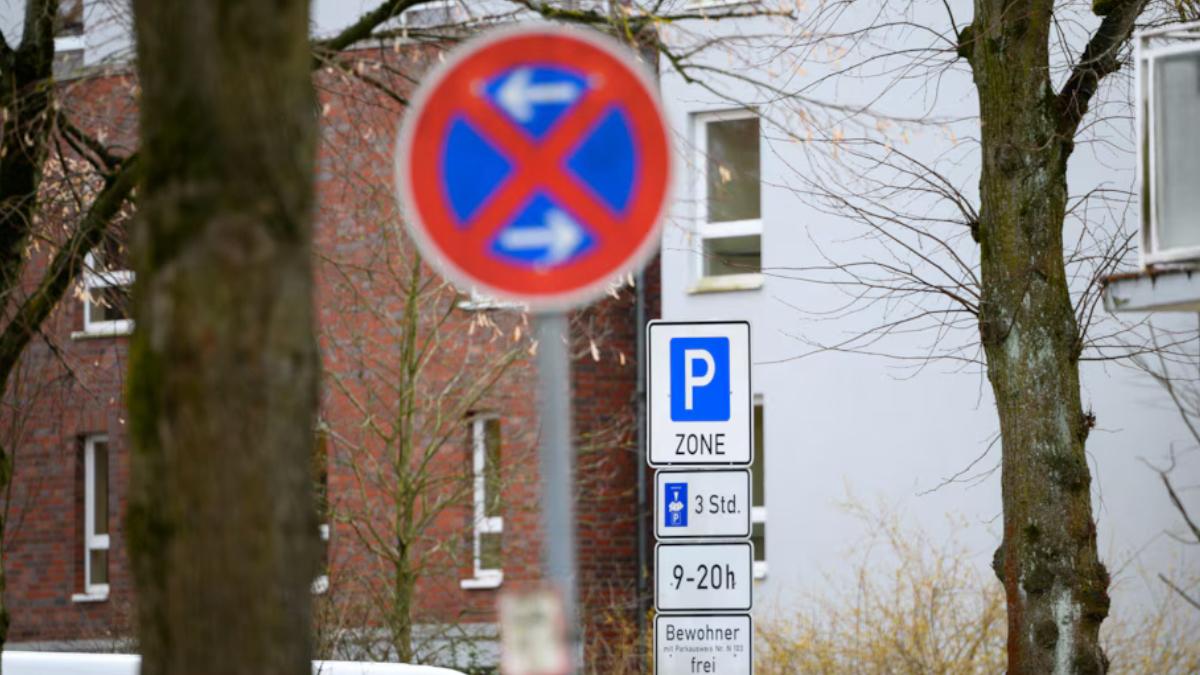 Saklı Anlam: Bu Trafik Levhasının Gerçek Mesajı Nedir?