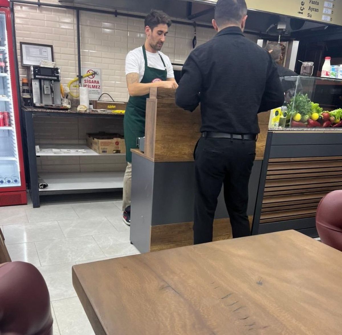 Şampiyonlar Ligi'nde Oynamış Beşiktaşlı Eski Futbolcu, Şimdi Dönerci! 1 Şampiyonlar Ligi'nde Oynamış Beşiktaşlı Eski Futbolcu, Şimdi Dönerci!