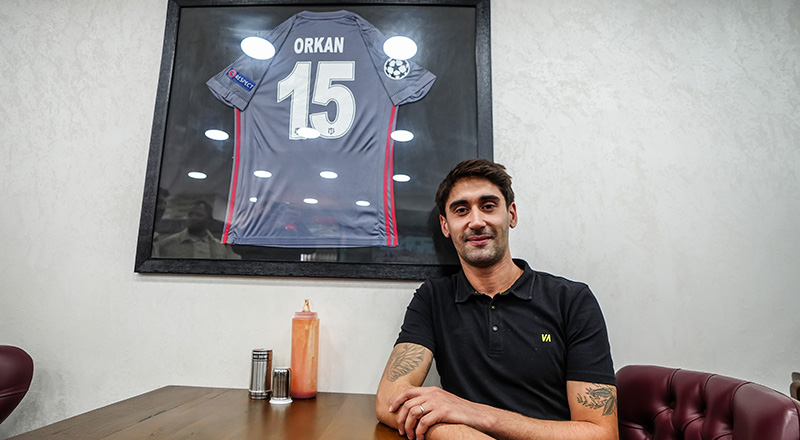 Şampiyonlar Ligi'nden Dürümcüye: Futbolun Eğlenceli Yüzü! 1 Şampiyonlar Ligi'nden Dürümcüye: Futbolun Eğlenceli Yüzü!