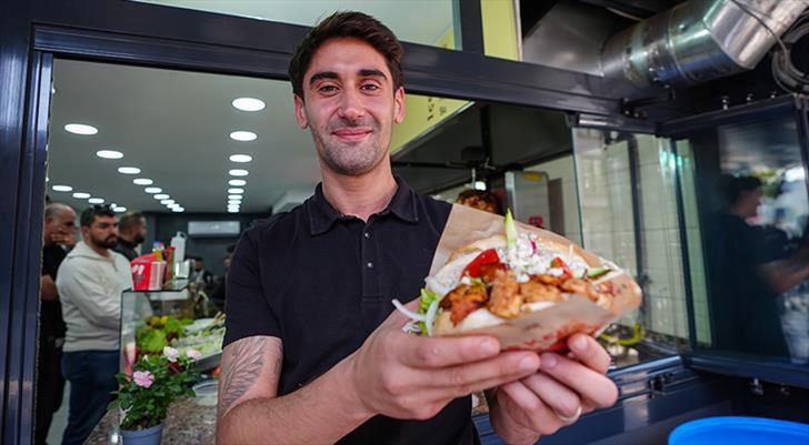 Şampiyonlar Ligi’nden Dürümcüye: Futbolun Eğlenceli Yüzü!