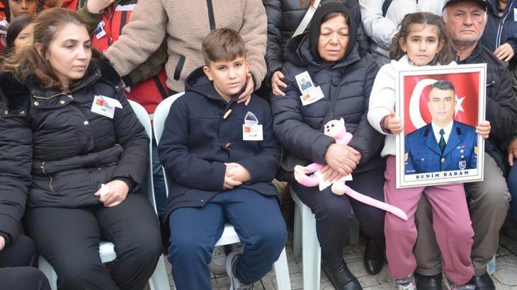 Şehit astsubayın eşi: Oğlum başını dik tut, senin baban kahraman