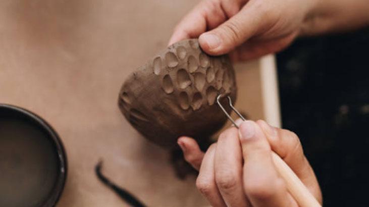 Seramik kapların boyası solmasın! 1 malzemeyle su yalıtımı yapan pratik tüyo 5 Seramik kapların boyası solmasın! 1 malzemeyle su yalıtımı yapan pratik tüyo