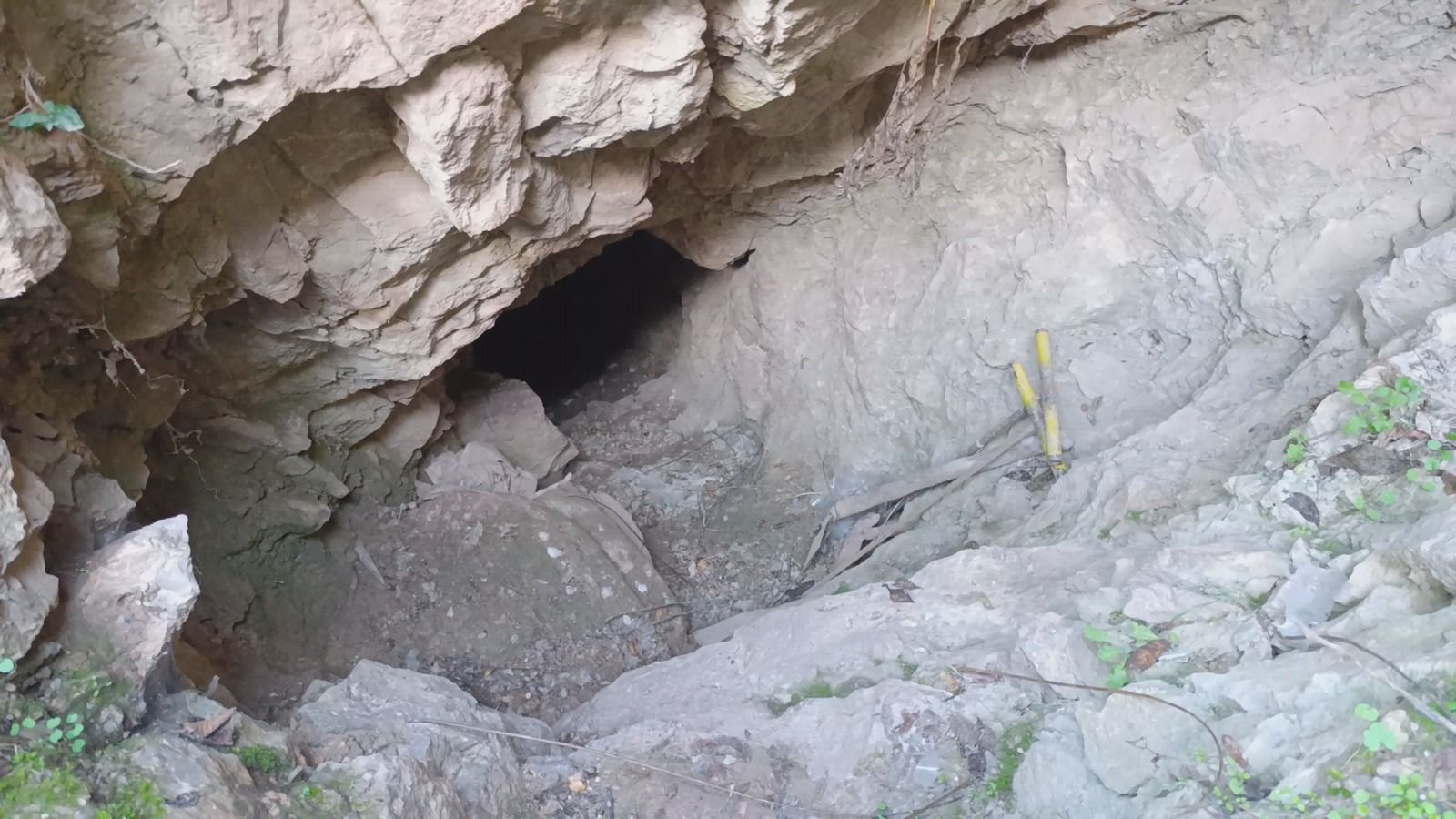 Şirin'in Ferhat'tan Daha Fazlası: Koca Dağda 15 Metre Hazine Arayışı