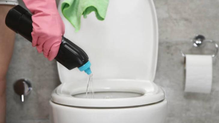 Sirke temizlemiyormuş! Parlatmak için kullanın: Çamaşır suyuyla karışınca zehirliyor