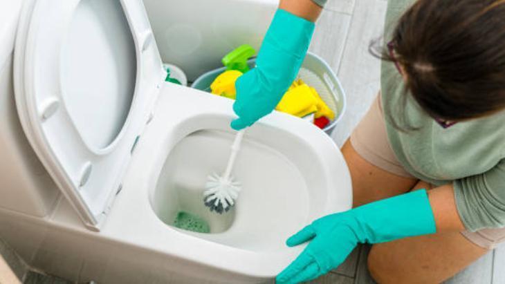 Sirke temizlemiyormuş! Parlatmak için kullanın: Çamaşır suyuyla karışınca zehirliyor