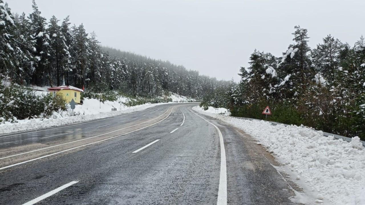 Sivas’ta kar ve tipi 46 köy yolunu kapattı