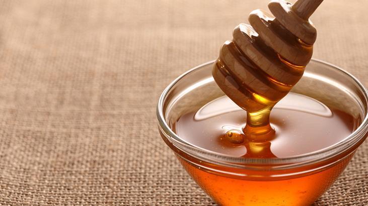 Sol ayakkabıya bal sürüyorlar! Cuma günleri ve dolunayda yapın, işte sebebi
