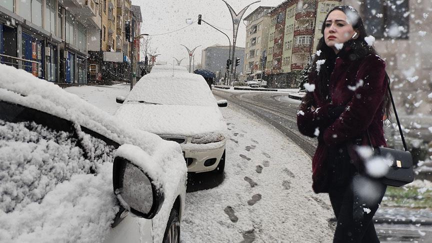 Son dakika… Meteoroloji uyarmıştı! Kar felaketi: Yollar kapandı, irtibat kesildi
