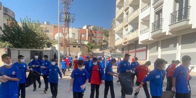 Spor Lisesi Öğrencilerinin Çevreye Duyarlı Adımı: Mahalle Temizliği!