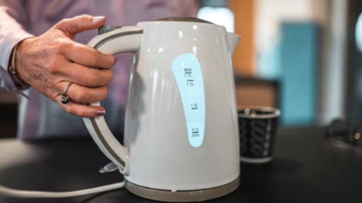 Su ısıtıcısında kireç mi birikiyor? İngilizlerin limon yöntemi hayat kurtarıyor